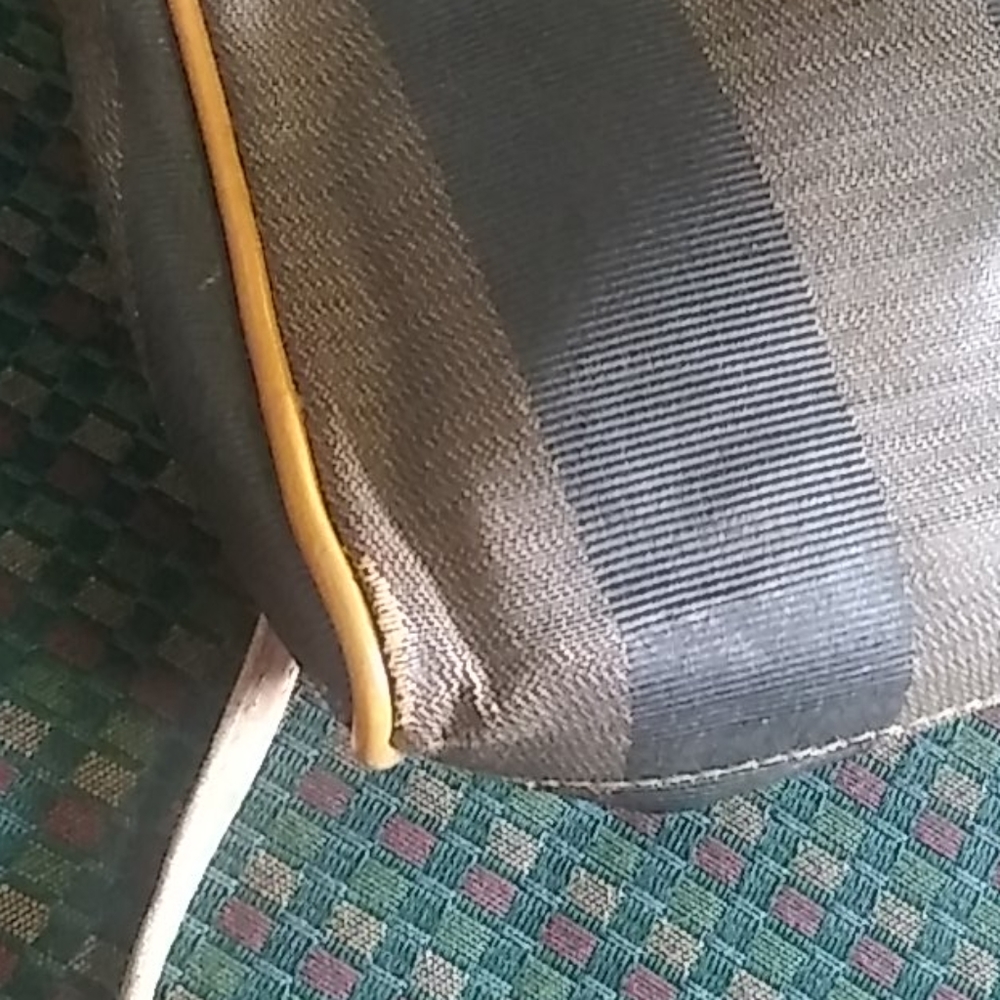 💕Authentic Fendi Vintage Stripe Crossbody. - Picture 9 of 12